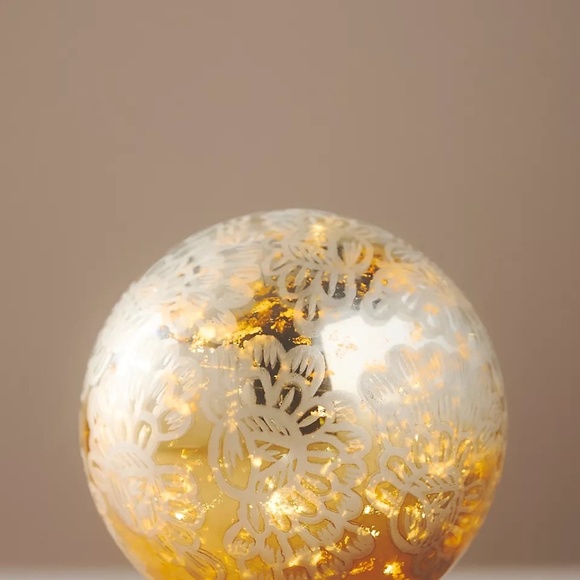 NWT Anthropologie  Holiday LARGE Glass Orb - Picture 4 of 4